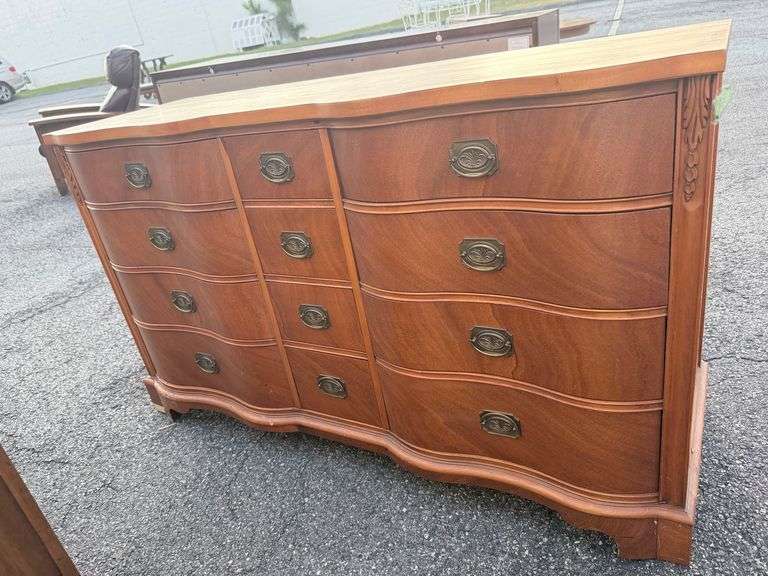 Spacious Dresser: A Home for Your Wardrobe's Wanderings image