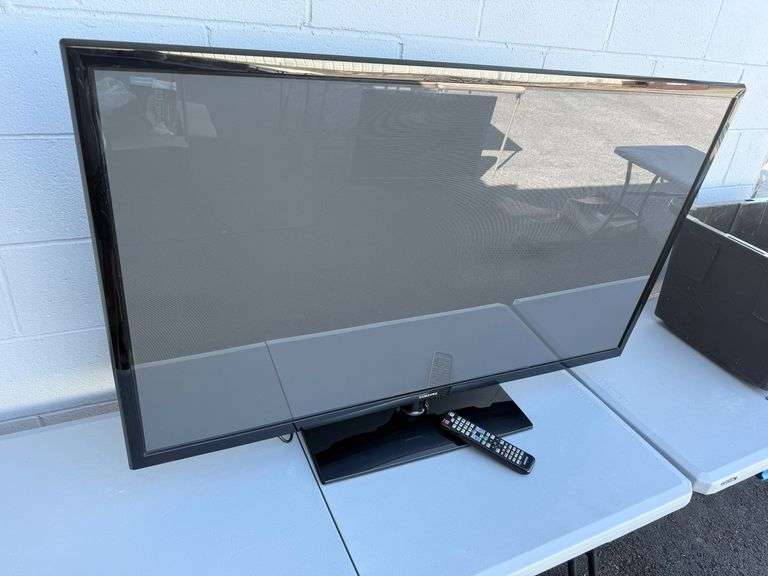 Samsung 51-inch Plasma Television with Remote image