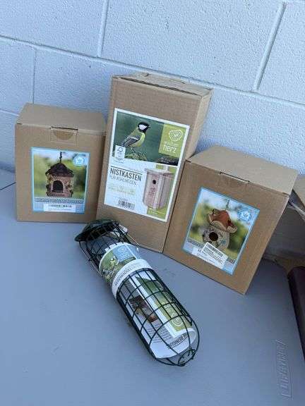 Birdhouse Bonanza: Three Unique Homes and a Birdseed Feeder!