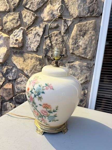 Floral Accent Table Lamp image