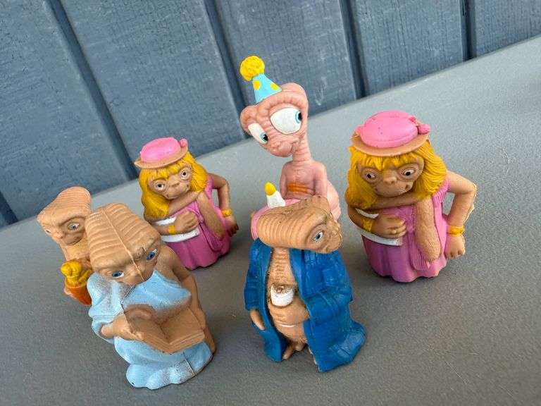 1982 LJN E.T. The Extra-Terrestrial Bendable Figures - A Whole Galaxy of Fun! image