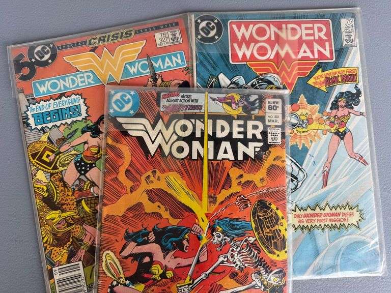 Wonder Woman Comic Book Lot (DC Comics) image