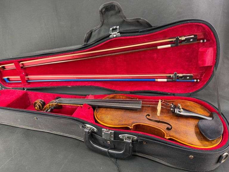 Bunnel 500 Violin with Case and Bows image