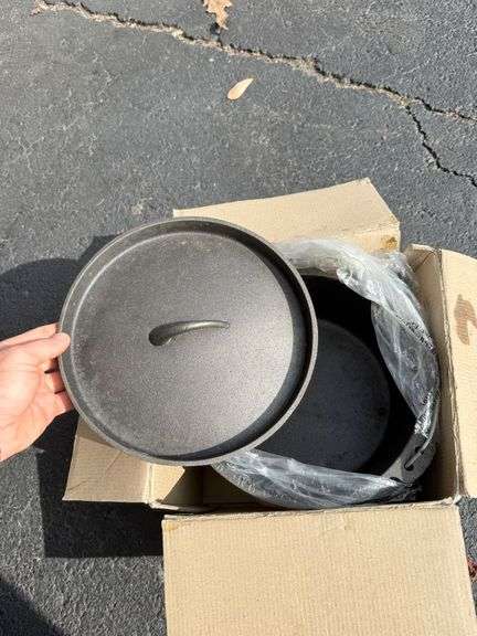 10" Cast Iron 4-Quart Cooking Pot image