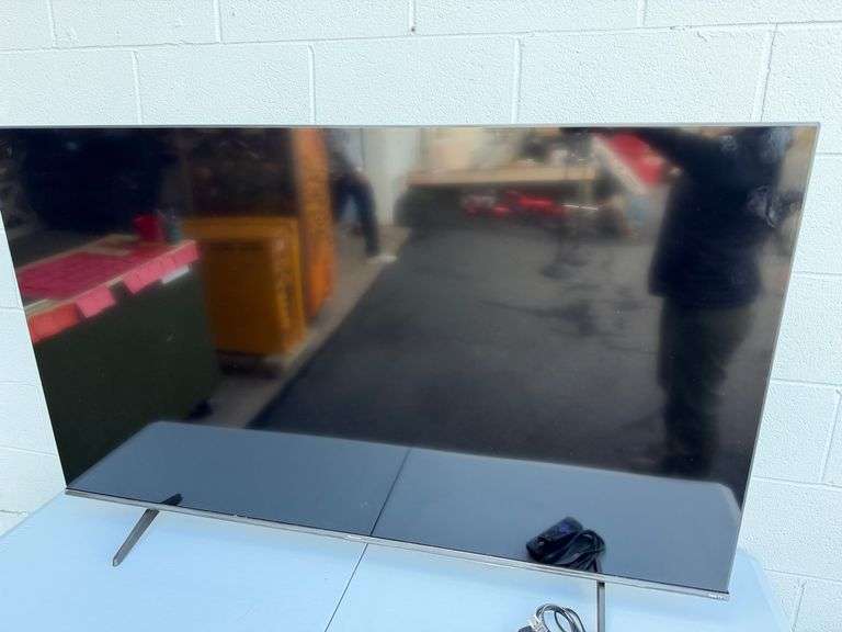 Hisense Roku TV: Your Next Binge-Watching Buddy image