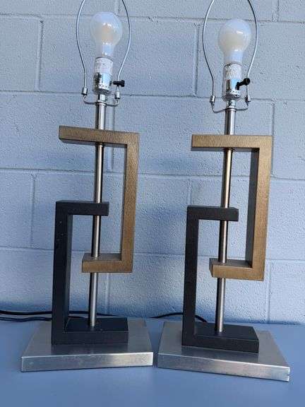 Stylish Table Lamp Set - Mid Century Modern Design image