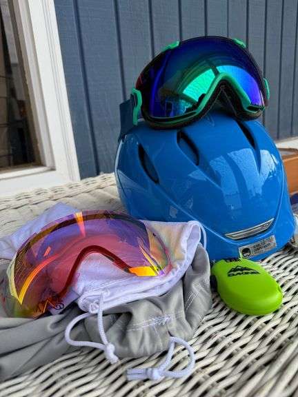 Giro Sheer Helmet with Smith Optics and Dakine Lock image