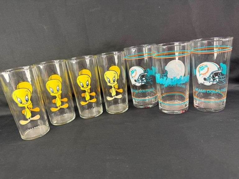 Tweety Bird & Miami Dolphins Drinking Glasses image