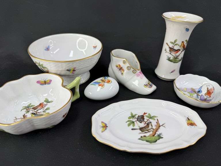 Herend Rothschild Bird Porcelain Collection: A Symphony of Delicate Delights image