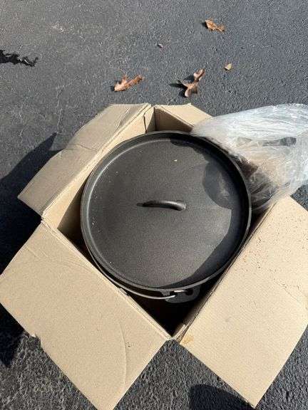 12" Cast Iron Cooking Pot - 6 Quart Capacity image