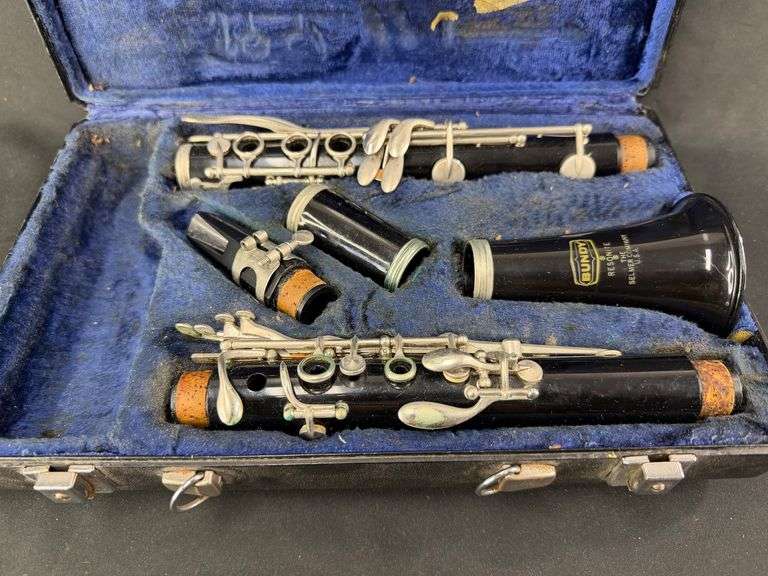 Bundy Resonite Clarinet - Ready to Make Some Noise! image