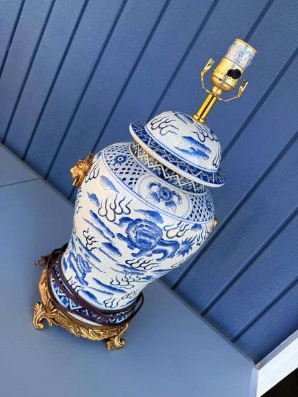 Chinoiserie Chic: A Blue and White Porcelain Table Lamp image