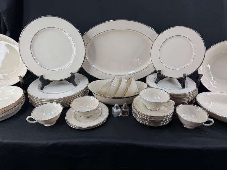 Lenox Montclair Dinnerware Set - Enough to Impress the In-Laws! image