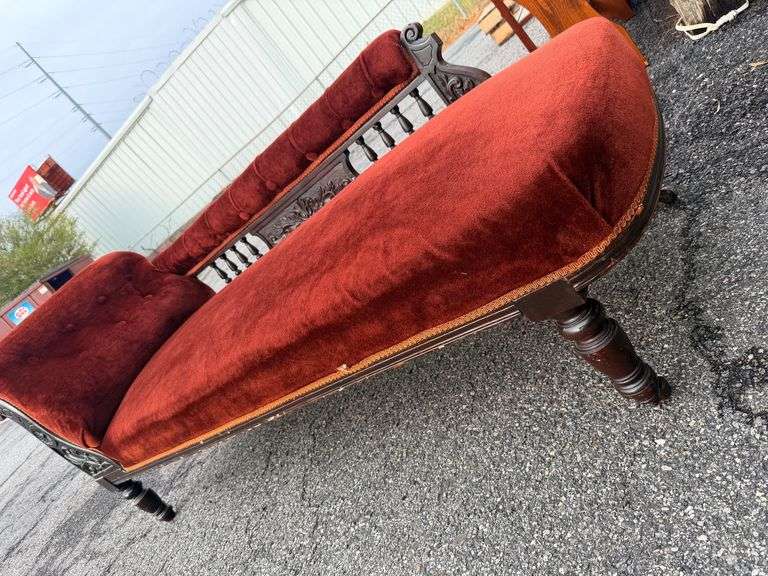 Elegant Chaise Lounge: A Velvet Touch of Yesterday image