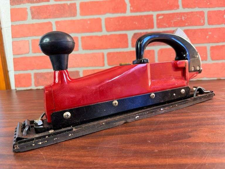 Central Pneumatic Straight Line Sander image