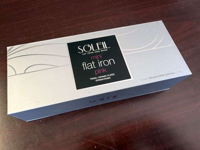 Soleil Mini Flat Iron - Pink - Travel Ceramic Plates Straightener image