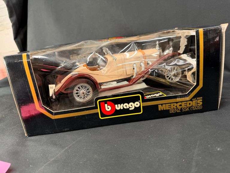Burago Diecast 1928 Mercedes Benz SSK Model Car image