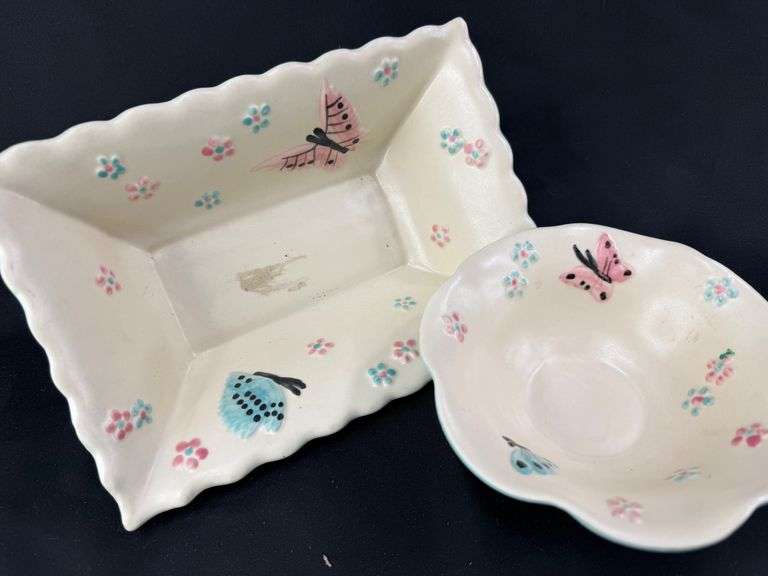 Hull Pottery Dish Collection: A Trio of Delicate Charm image