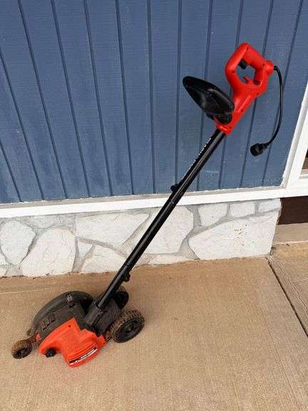 Black & Decker Edge Hog Lawn Edger - Ready to Roll! image