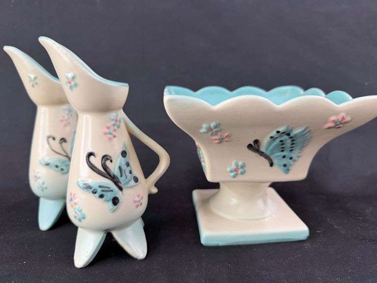Whimsical '56 Hull Pottery Butterfly Trio - A Flight of Fancy for Your Collection image