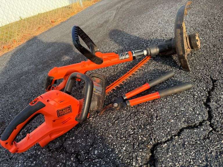 Black & Decker Landscaping Tool Bundle image