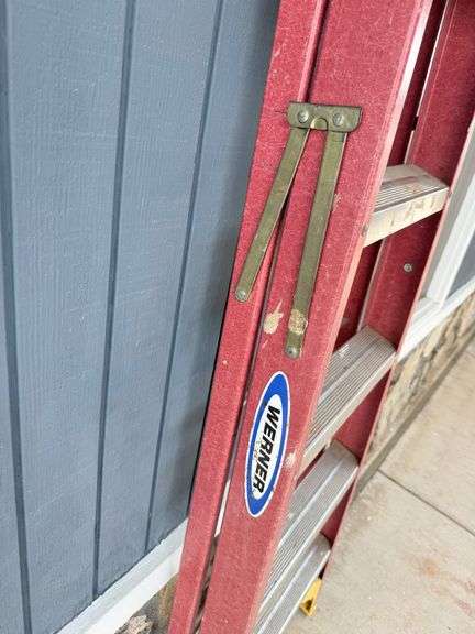 Werner 6 ft Fiberglass Stepladder