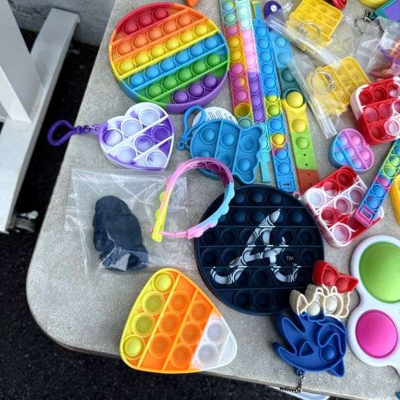 Large Lot of Toys & Fidgets: Pop Its, Spinners, Expandable Balls and More!
