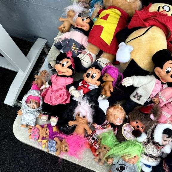 Large Mixed Lot of Dolls & Plush Toys