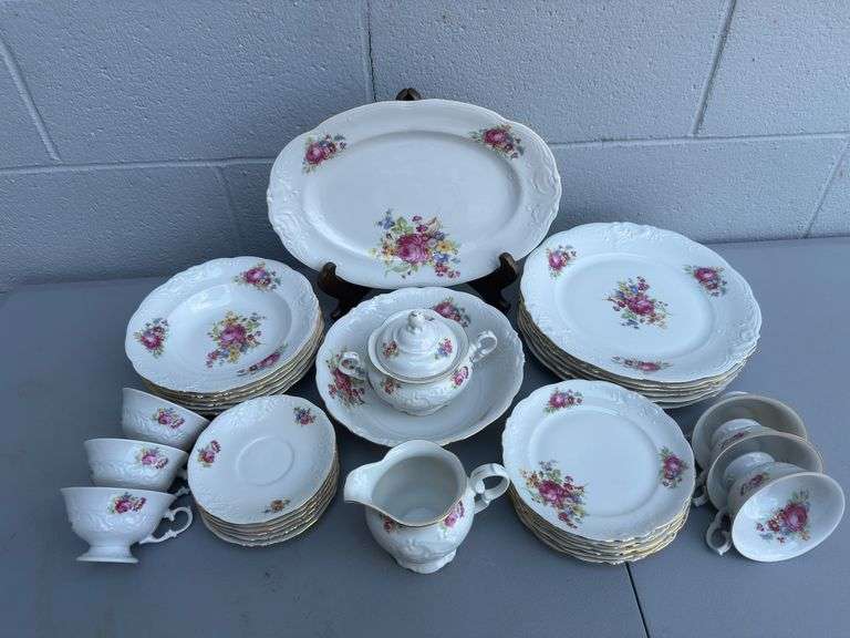 Walbrzych Fine China Set, Made in Poland, Floral Design