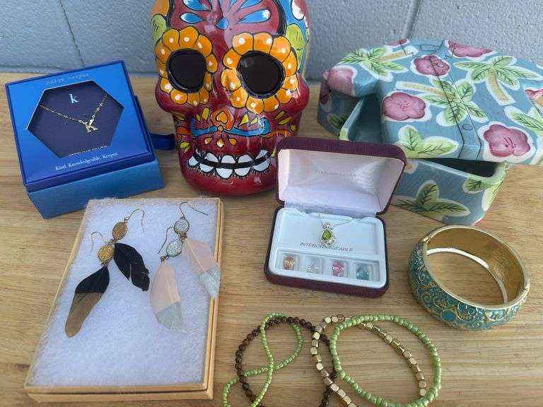 Cultural Finds & Jewelry