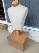 Freestanding Dress Form Mannequin