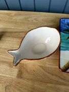 Tropical Inspired Home Decor: Dishes, Spreader, and Pineapple Lamp