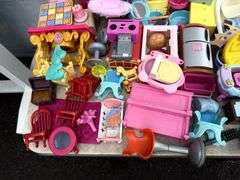 Mixed Lot of Dollhouse Furniture and Accessories