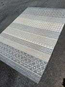 Surya 'LA CASA' Rug - 7'10" x 10'2"