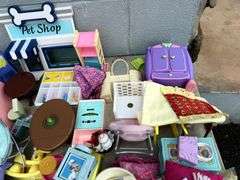 Mixed Lot of Dollhouse Furniture and Accessories