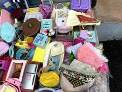 Mixed Lot of Dollhouse Furniture and Accessories