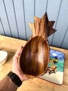 Tropical Inspired Home Decor: Dishes, Spreader, and Pineapple Lamp