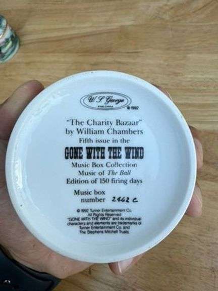 Set of 6 "Gone With the Wind" Music Boxes and Decorative Plate