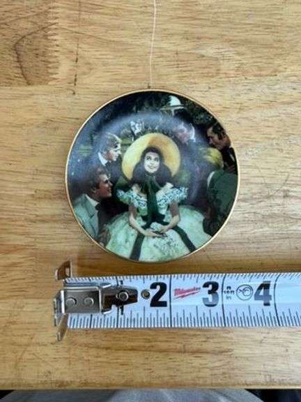 Set of 6 "Gone With the Wind" Music Boxes and Decorative Plate