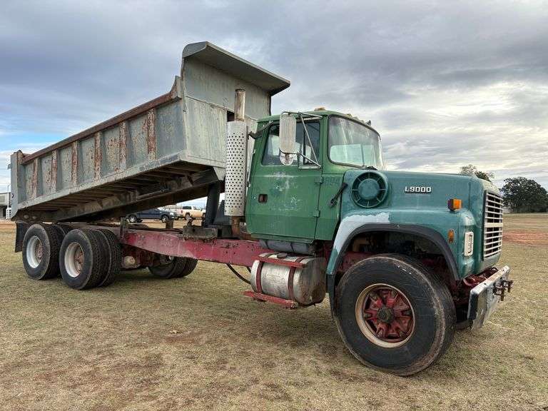 1993 Ford Dumptruck L9000