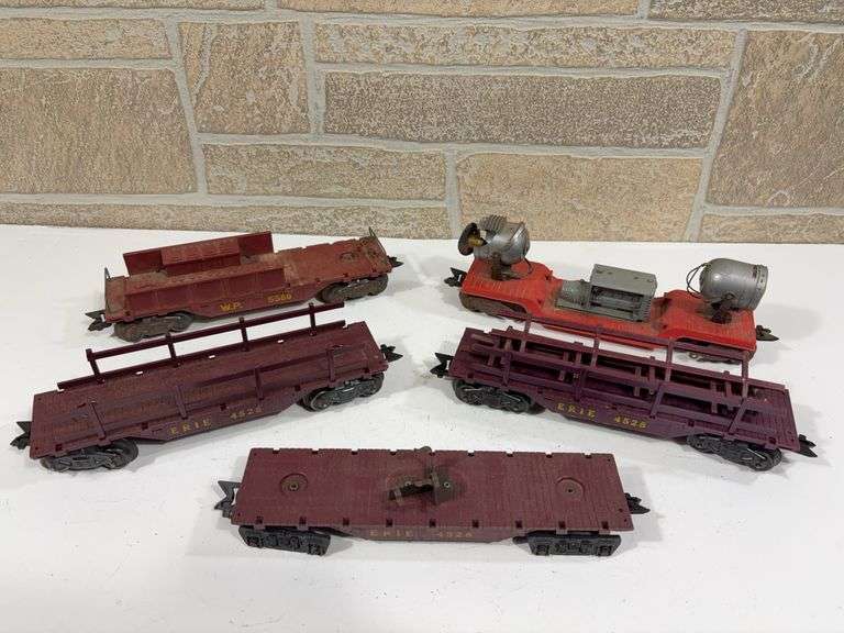 5 - Marx Rolling Stock; WP #5586 Maintenance Car, BKX #4581 Spotlight Car, (3) ERIE #4528 Flatcars image
