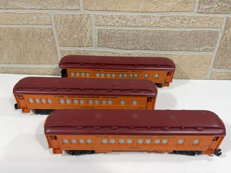 Lionel “The Milwaukee Road” 3pc Train Set; #9500, #9502, #9503 image