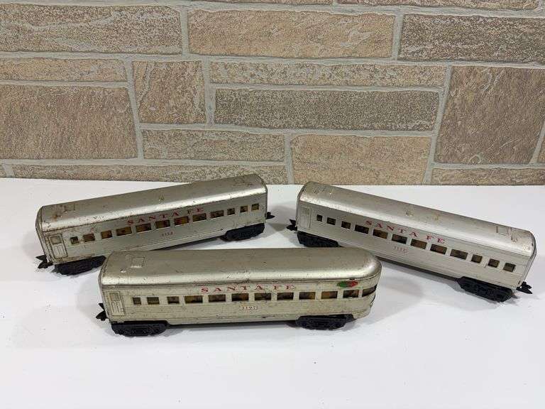 3 - Santa Fe Passenger/Observation Cars; #3152 (2), #3197 image
