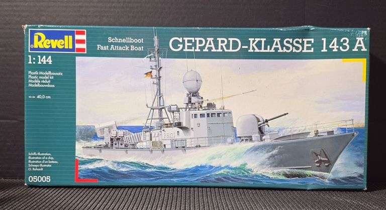 Revell Gepard-Klasse 143 A Schnellboot Model Kit image