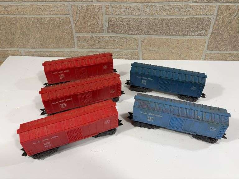 5 - Marx Rolling Stock Boxcars; Baltimore & Ohio B&O #467110 (3 red and 2 blue) image