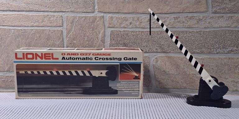 Lionel Automatic Crossing Gate 6-2152 in box image