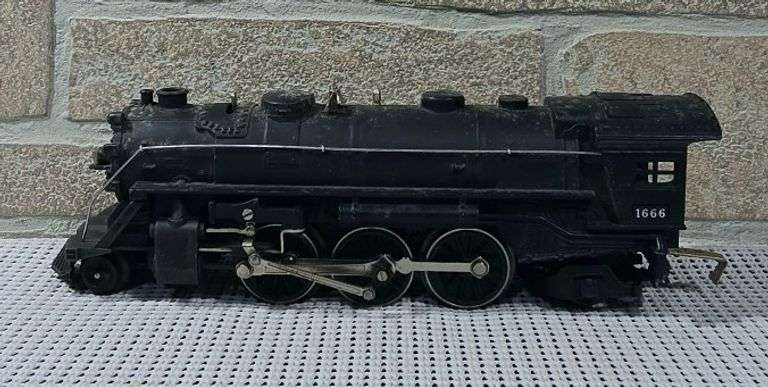 Lionel 1666 2-6-2 Locomotive image