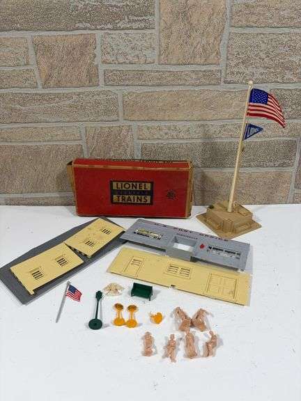 Lionel Plasticville Post Office, Accessories and Town Square Flag image