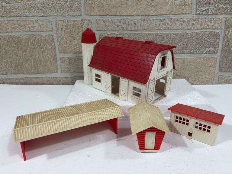 Plasticville Barn and Farm Building Models image