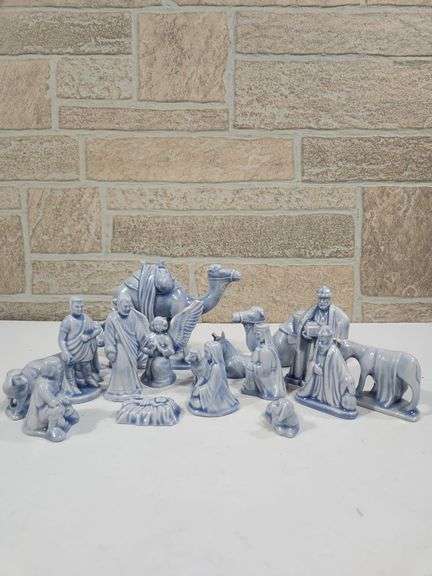 Porcelain Nativity scene image